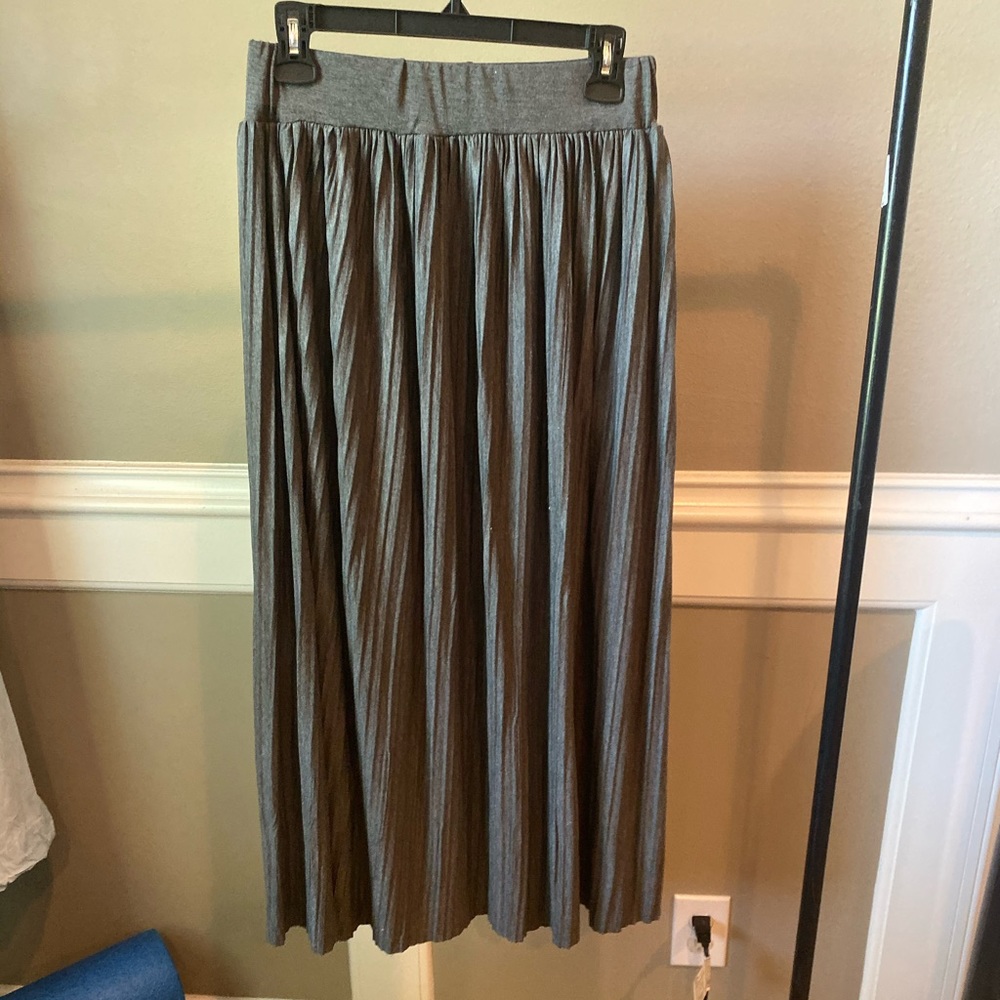 My beloved Maxi skirt in gray. One size fits all.
